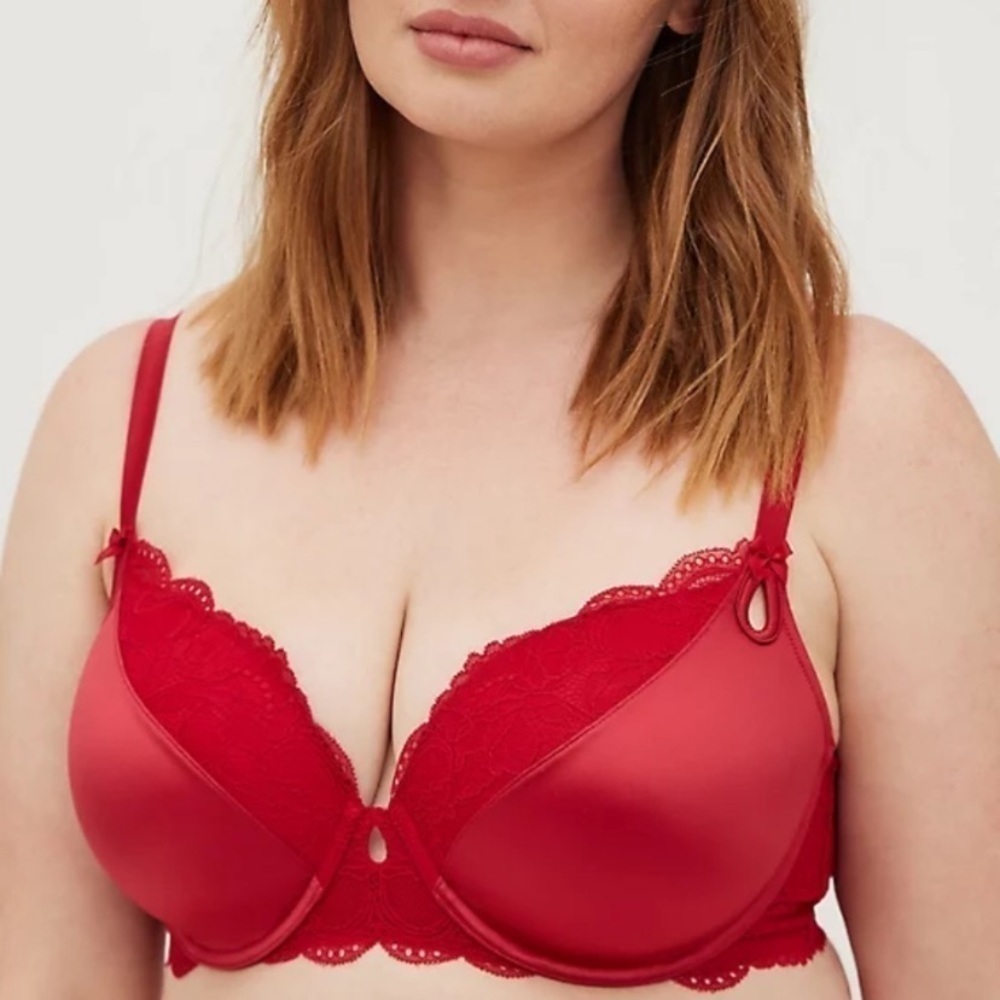 NWT Torrid Bra Lightly Lined T-Shirt In Lace Red 44C
